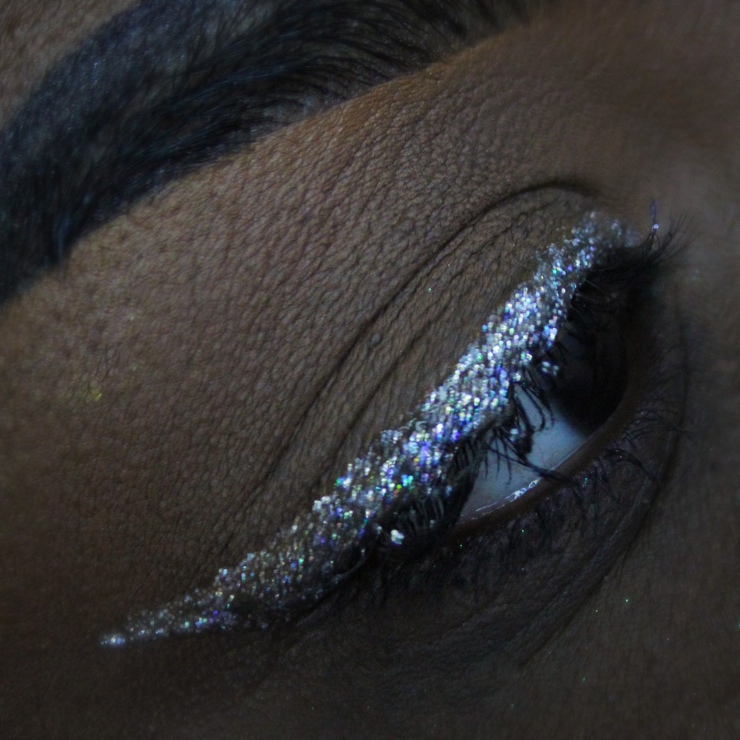 Glitter Glide Holographic Liquid Liner